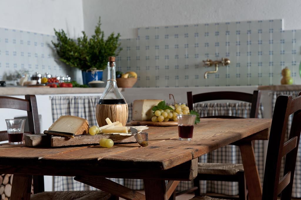 Domu Antiga Bed and Breakfast Gergei Exteriör bild